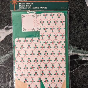 SMITH Festive Gift Box Set with Holly Pattern